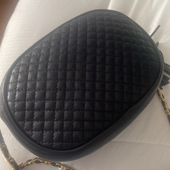 Talbots quilted leather crossbody purse with a gold chain strap. - Picture 6 of 8